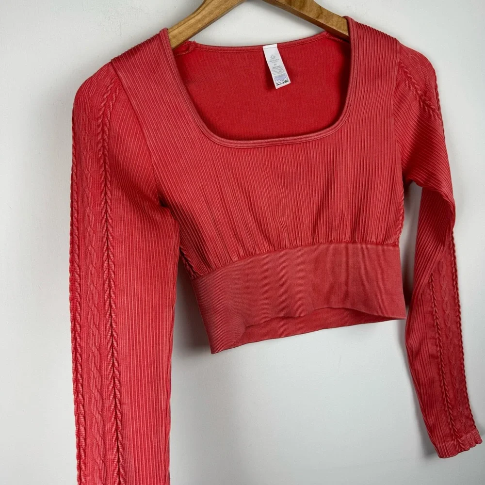 Aerie Offline Big Chill Seamless Long Sleeve T-Shirt Crop Top Sz Small Coral